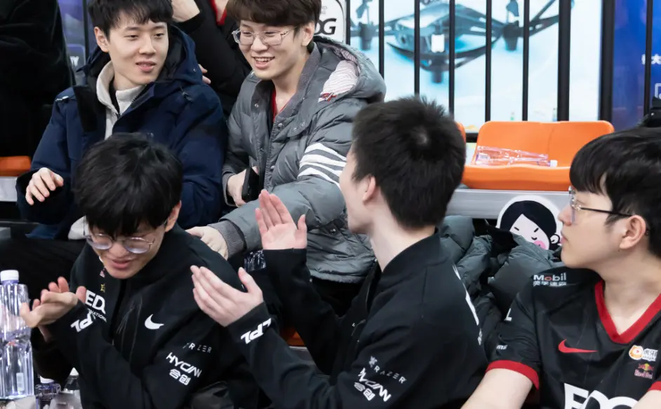 uzi确定加入edg事件 uzi确定加入edg事件