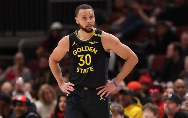 关于库里官方宣布夺冠新规,雄鹿引发争议!比赛高潮迭起的信息 关于库里官方宣布夺冠新规,雄鹿引发争议!比赛高潮迭起的信息