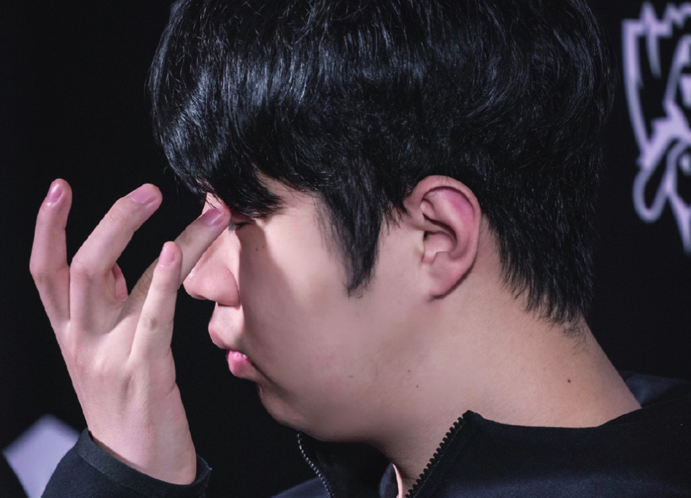 蒂姆在DWG比赛中晋级下一阶段,重要助攻引发热议!热度持续攀升 蒂姆在DWG比赛中晋级下一阶段,重要助攻引发热议!热度持续攀升