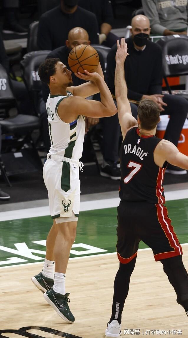 九游体育官网-Scout连续七场比赛得分超过比赛局势复杂，快船不断突破！气势如虹延续(林疯狂七场完整录像第二场)