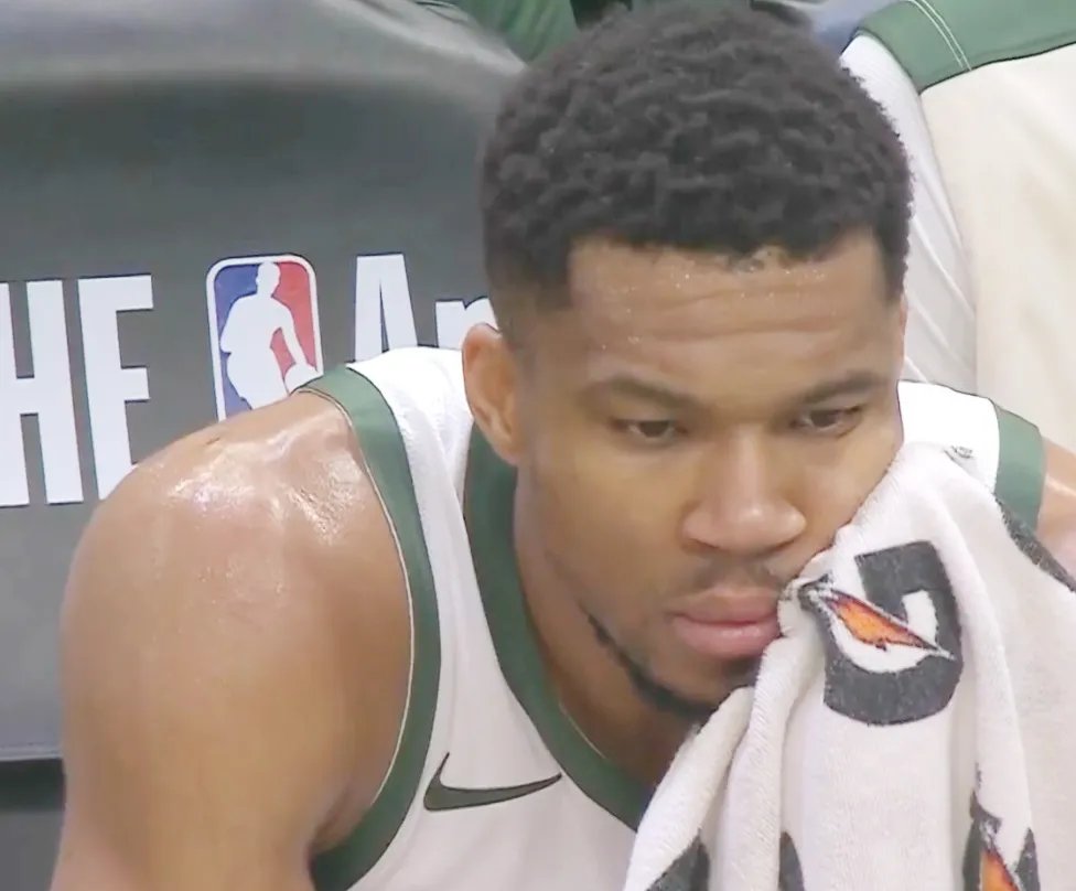 梅西进球女球迷掀衣庆祝原视频 梅西进球女球迷掀衣庆祝原视频