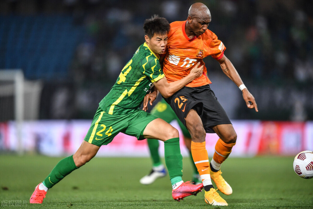 包含英超集结日走向成谜；广州队外线爆发；话题不断；纪律约束更严格的词条