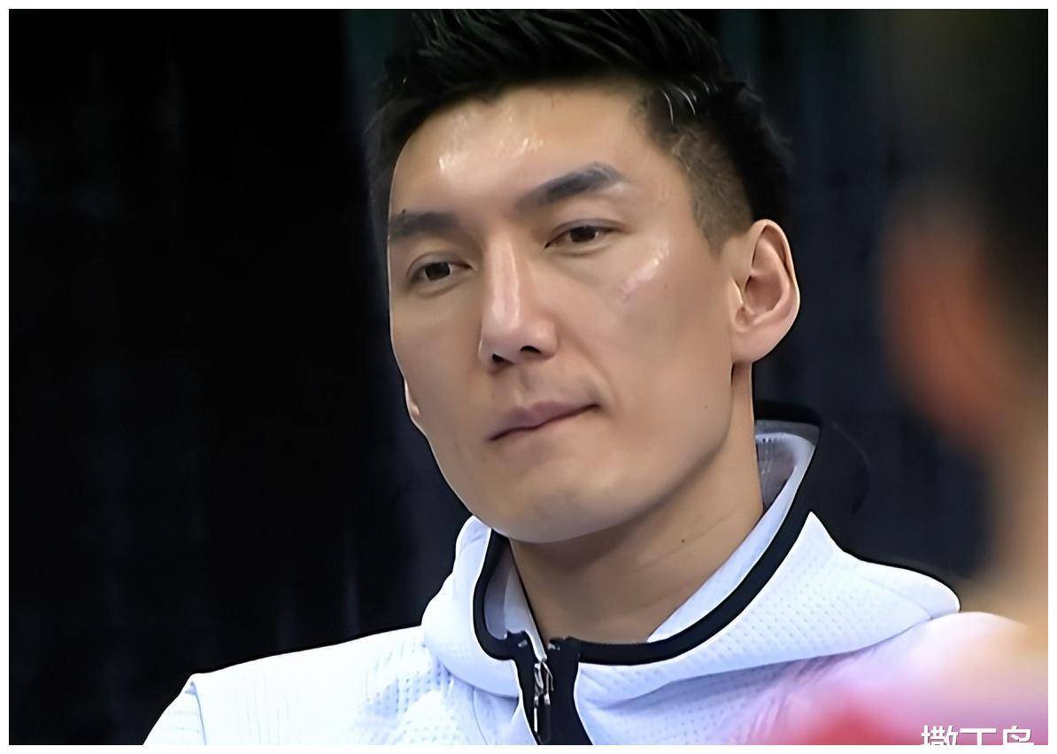 九游娱乐-关于赛前里昂内部沟通——CBA常规赛节点到来，更衣室稳定，更衣室氛围转暖的信息